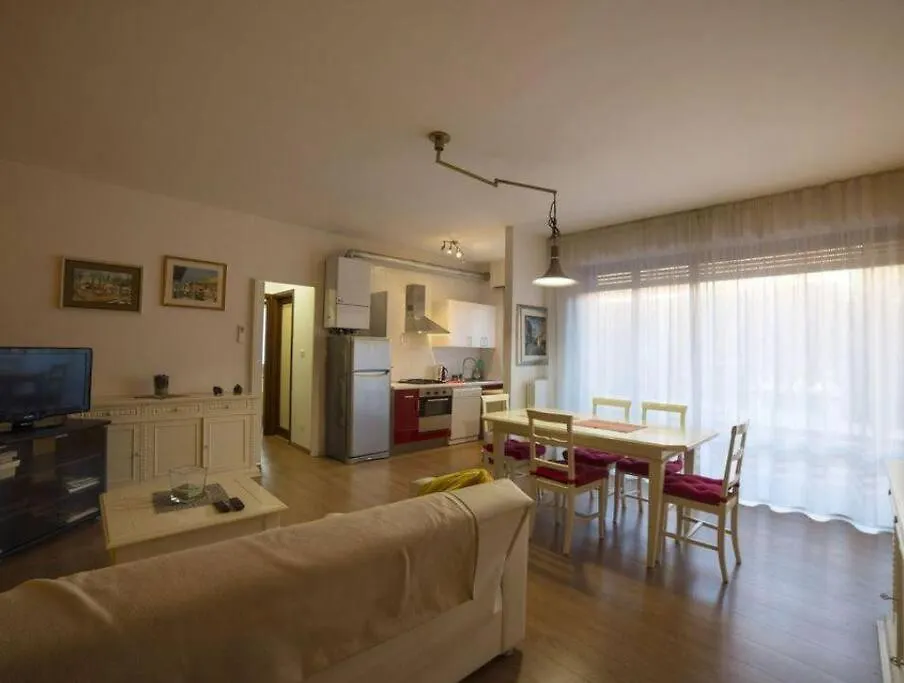 Solaris Apartment With Swimming Pool Lazise Italien